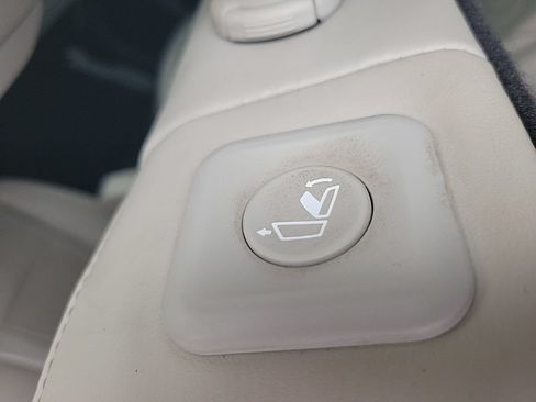 Used 2022 Kia Sorento S FWD image 37