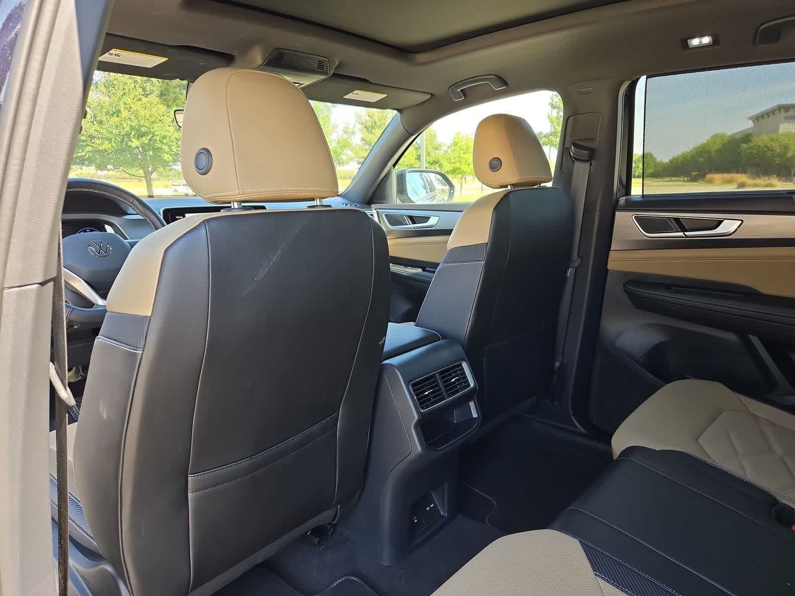 Used 2024 Volkswagen Atlas Cross Sport SE w/ Panoramic Sunroof Package FWD image 16
