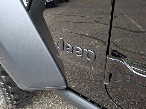 Used 2023 Jeep Wrangler Unlimited Sport AWD/4WD image 29