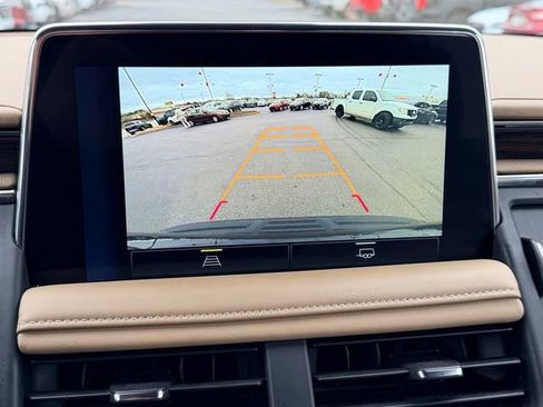 Used 2024 Chevrolet Suburban Premier RWD image 25