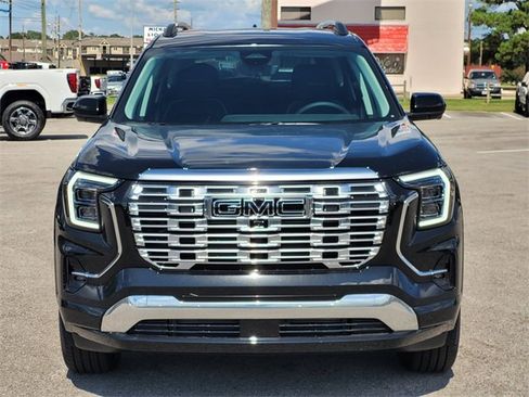 New 2026 GMC Terrain Denali w/ LPO, Black Badging Package image 2