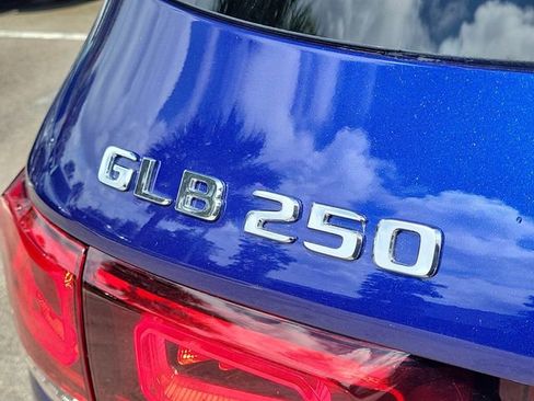 Used 2023 Mercedes-Benz GLB 250 image 7