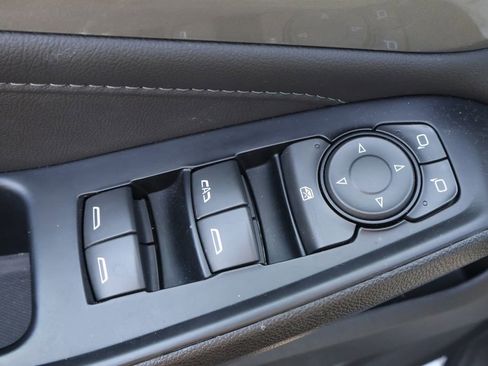 Used 2023 Chevrolet Traverse LT w/ LPO, Floor Liner Package AWD/4WD image 12