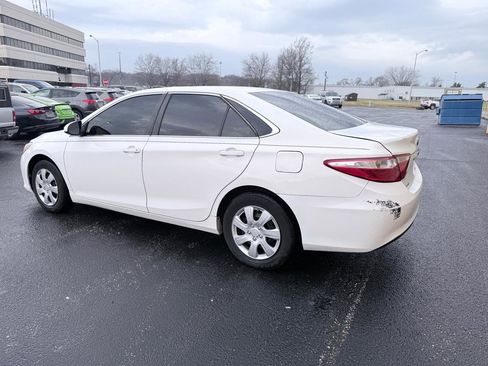 Used 2016 Toyota Camry LE FWD image 3
