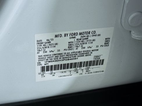 Used 2023 Ford Explorer XLT w/ Equipment Group 202A AWD/4WD image 38