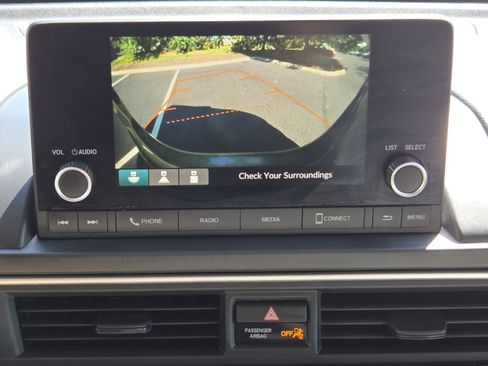 Certified 2023 Honda Pilot LX image 10