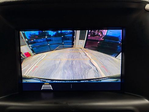 Used 2020 GMC Terrain SLE w/ Driver Convenience Package FWD image 16