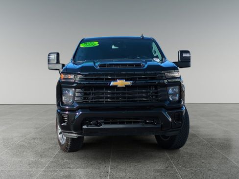 Used 2024 Chevrolet Silverado 2500 Custom w/ Custom Value Package AWD/4WD image 8
