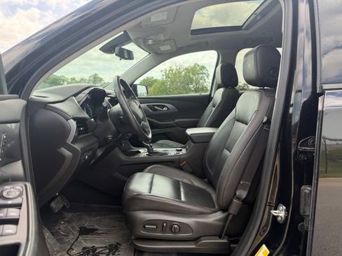 Used 2021 Chevrolet Traverse Premier w/ Redline Edition AWD/4WD image 7