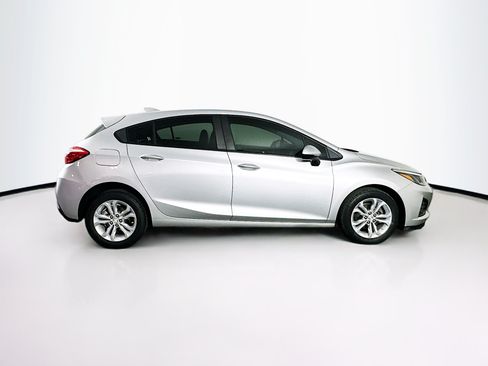 Used 2019 Chevrolet Cruze LT FWD image 10