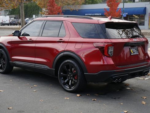 Used 2020 Ford Explorer ST w/ ST Street Pack image 10