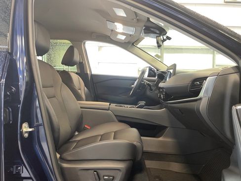 Used 2025 Nissan Rogue SL image 19