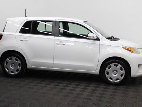 Used 2010 Scion xD image 3