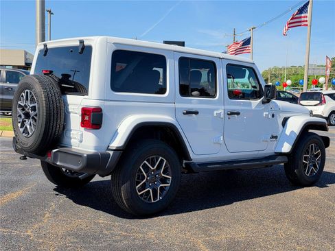 New 2026 Jeep Wrangler Unlimited Sahara AWD/4WD image 6