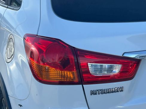 Used 2019 Mitsubishi Outlander Sport ES AWD/4WD image 15