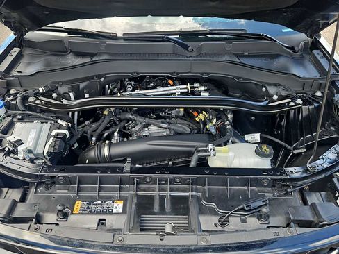 Used 2025 Ford Explorer ST-Line w/ ST-Line Street Pack AWD/4WD image 17