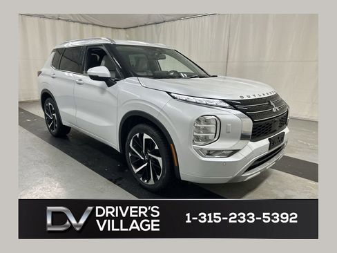 Used 2022 Mitsubishi Outlander SEL image 1