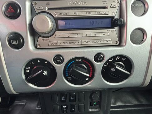 Used 2007 Toyota FJ Cruiser 4WD image 10