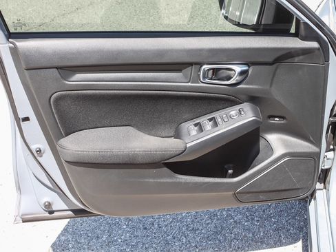 Used 2025 Honda Civic Sport image 19