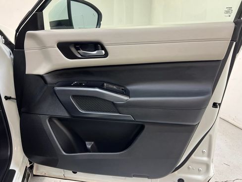 Used 2023 Nissan Pathfinder SL w/ SL Premium Package AWD/4WD image 33