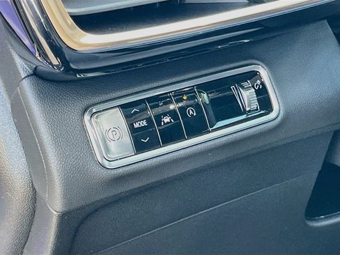 Used 2025 Buick Envision Avenir AWD/4WD image 10