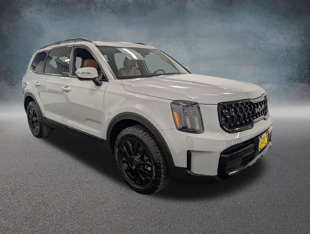 Used 2025 Kia Telluride AWD image 3