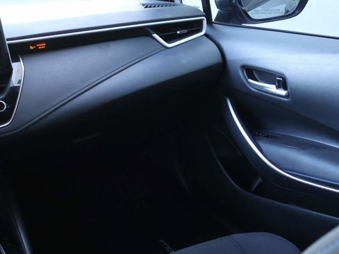 Used 2021 Toyota Corolla SE image 16