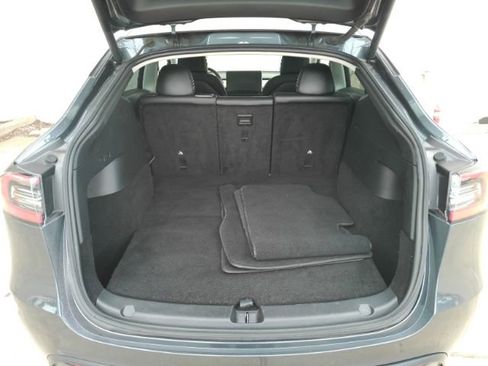 Used 2021 Tesla Model Y Long Range AWD/4WD image 28