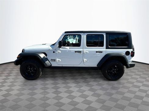 Used 2021 Jeep Wrangler Unlimited Sport image 9