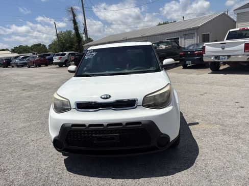 Used 2015 Kia Soul + image 5