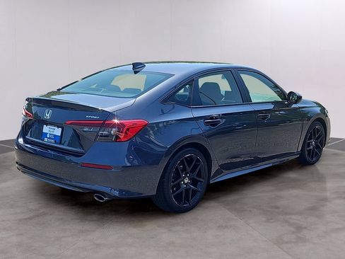 Used 2023 Honda Civic Sport image 4