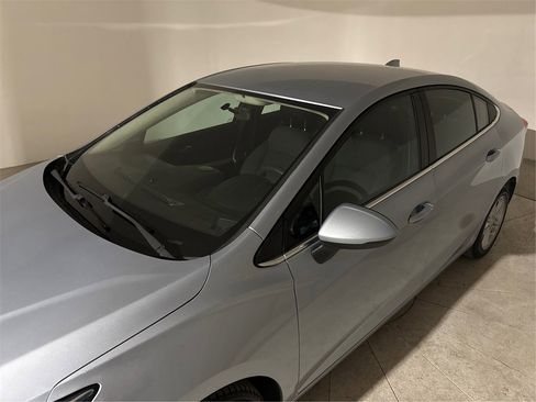 Used 2017 Chevrolet Cruze LT w/ Convenience Package image 14