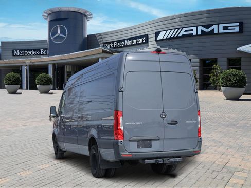 Used 2024 Mercedes-Benz Sprinter 3500 image 4