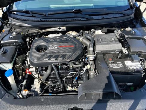 Used 2018 Hyundai Sonata Limited image 11