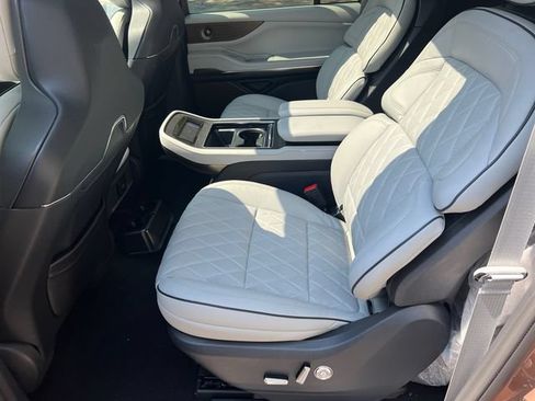 New 2026 Lincoln Navigator L Black Label w/ Black Label Special Edition AWD/4WD image 24