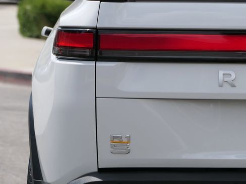 Used 2023 Rivian R1S Adventure AWD/4WD image 4