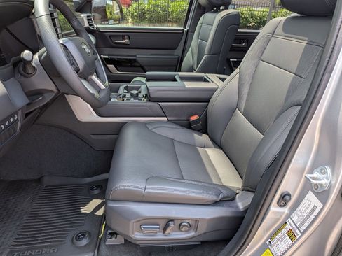 Used 2025 Toyota Tundra Limited w/ TRD Off-Road Package AWD/4WD image 15