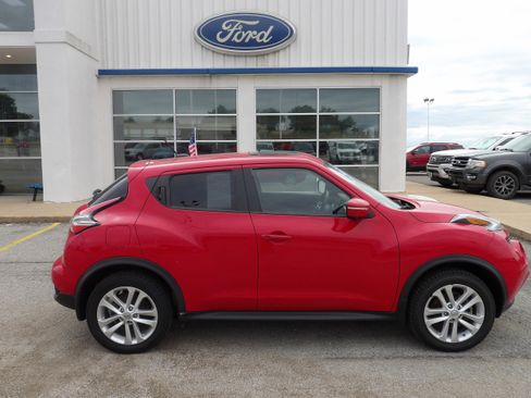 Used 2015 Nissan Juke SV w/ Technology Package AWD/4WD image 3