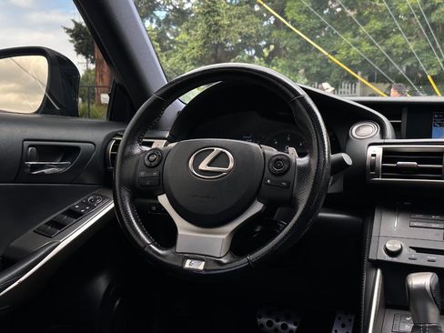 Used 2016 Lexus IS 200t w/ F Sport Package RWD image 18