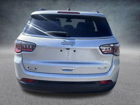 Used 2024 Jeep Compass Latitude image 4