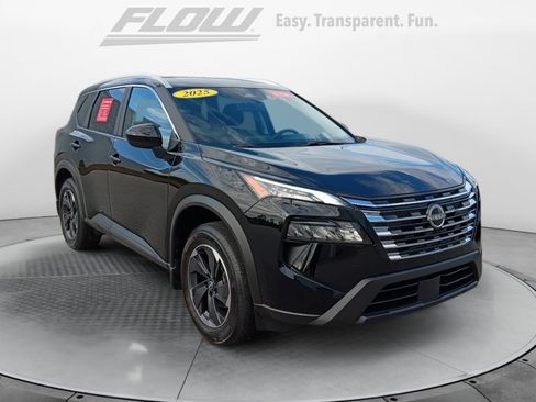 Used 2025 Nissan Rogue SV w/ SV Premium Package FWD image 1