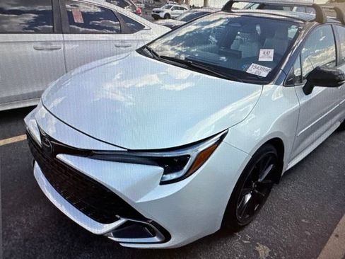 Used 2025 Toyota Corolla XSE FWD image 2