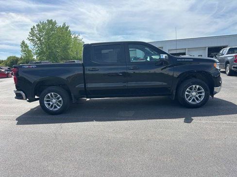 Used 2023 Chevrolet Silverado 1500 LT AWD/4WD image 7
