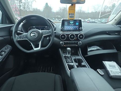 Used 2025 Nissan Sentra SV image 5