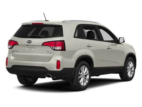 Used 2014 Kia Sorento LX w/ Touring Package (LX) image 2