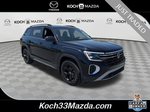 Used 2024 Volkswagen Atlas Peak Edition SE AWD/4WD image 1