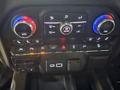 Used 2021 GMC Sierra 1500 SLT w/ SLT Premium Plus Package image 41