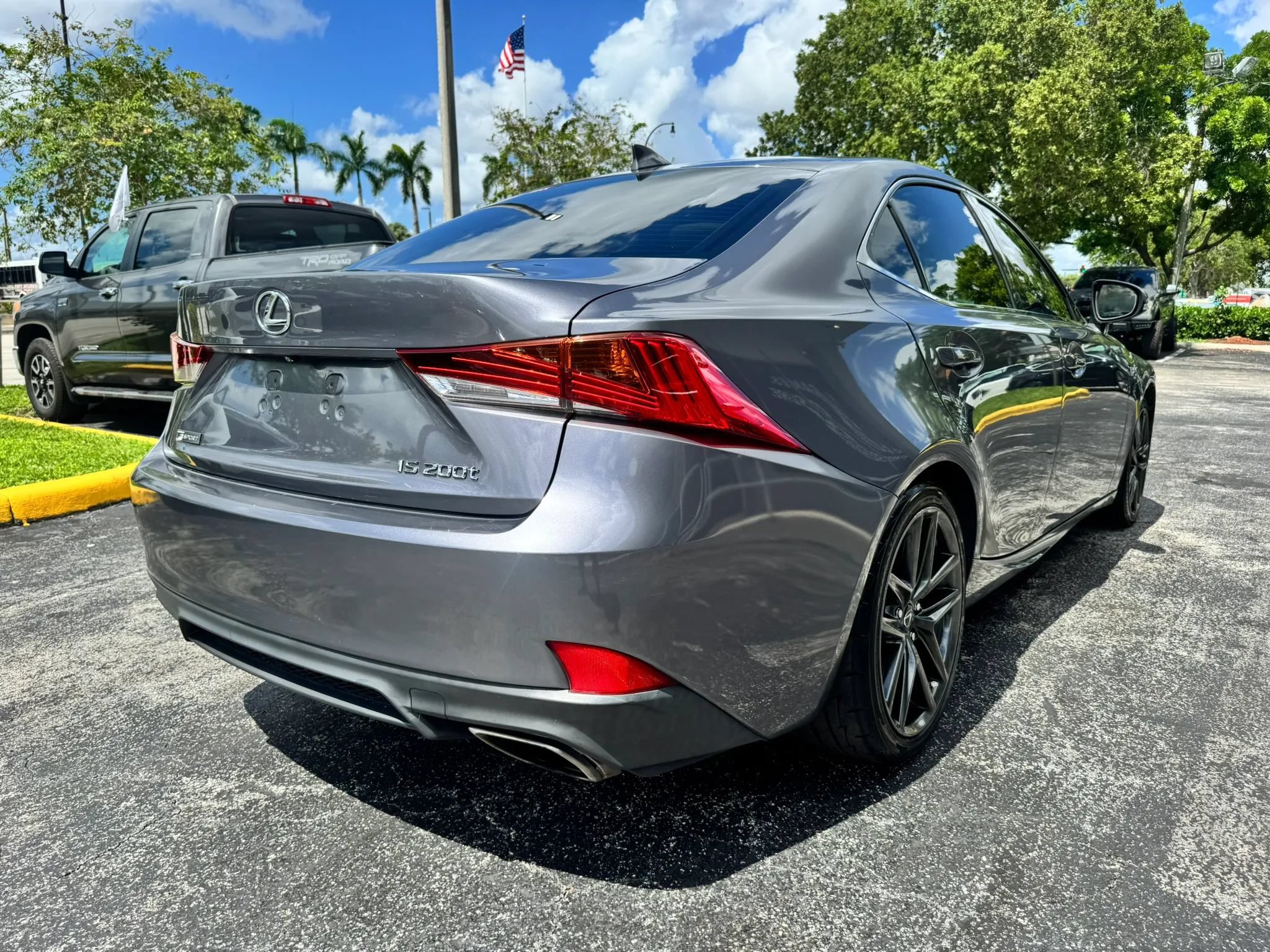 Used 2017 Lexus IS 200t F Sport w/ F Sport Package RWD image 4