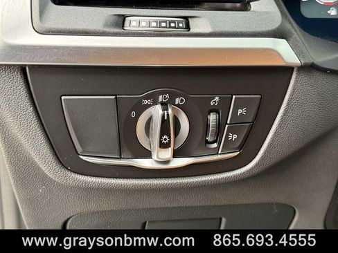 Used 2025 BMW X4 M40i w/ Premium Package image 27