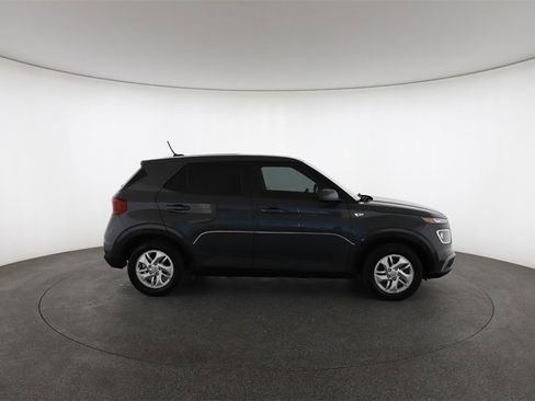 Used 2023 Hyundai Venue SE image 14